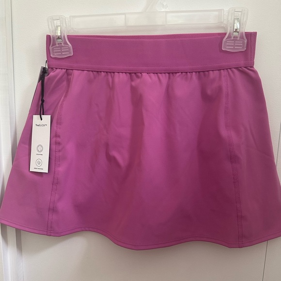 TNA SLICK Court Micro Skirt (skort) - Picture 2 of 4